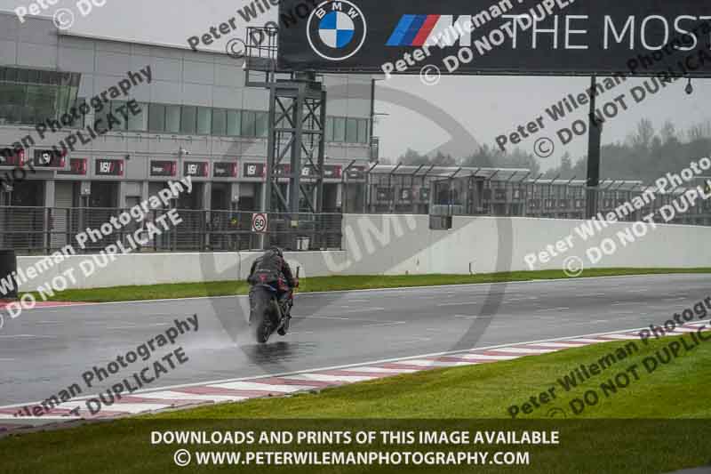 donington no limits trackday;donington park photographs;donington trackday photographs;no limits trackdays;peter wileman photography;trackday digital images;trackday photos